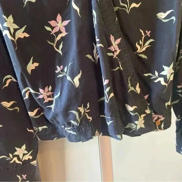 Womens Duluth Trading Floral wrap top Shirt Navy Size Small S - Picture 5 of 12